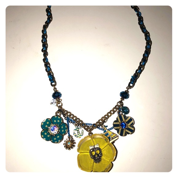 Betsey Johnson Jewelry - Betsey Johnson statement necklace